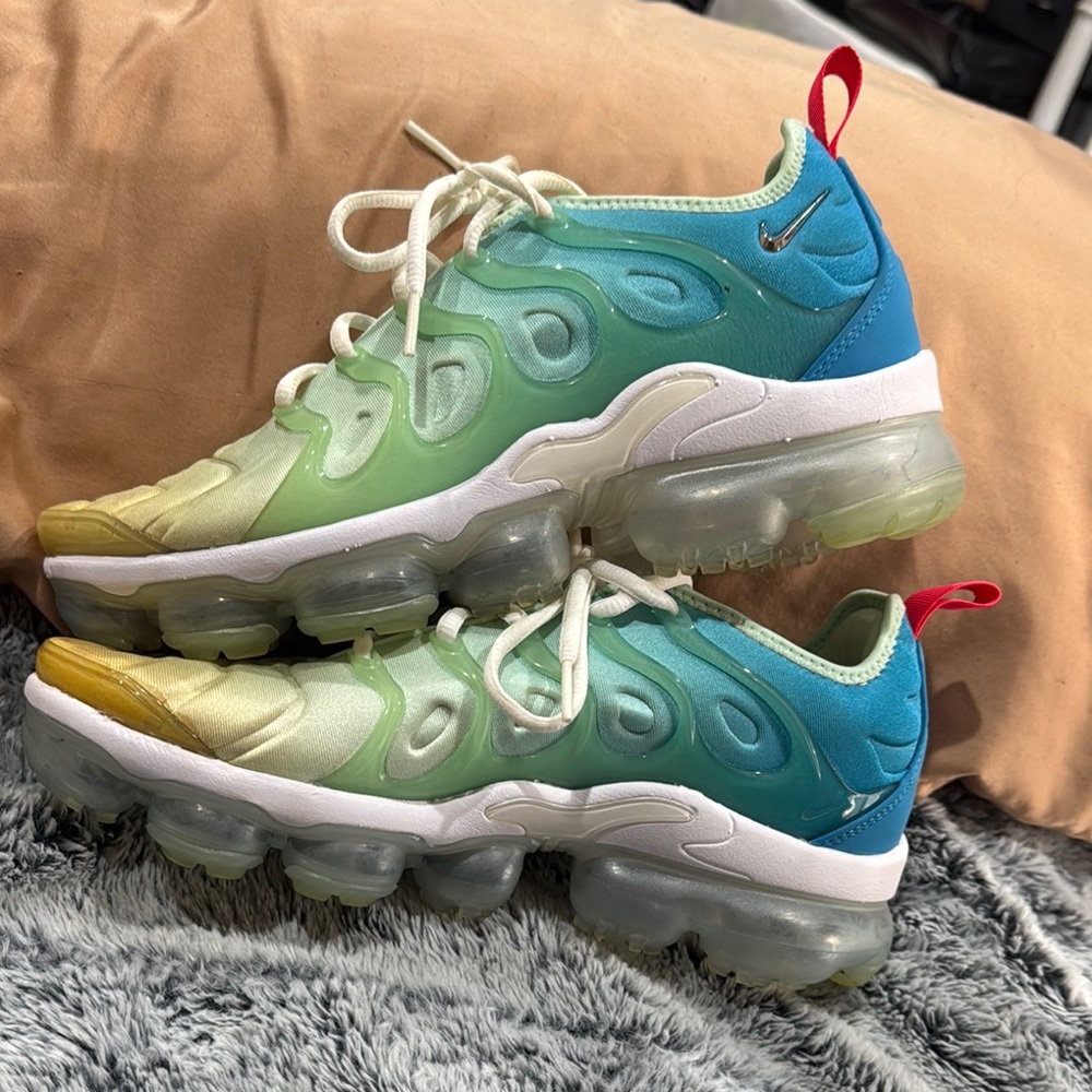 Nike Air VaporMax Plus Gradient Sneakers